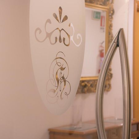 Ruggiero Park Hotel ヴァッロ・デッラ・ルカーニア エクステリア 写真
