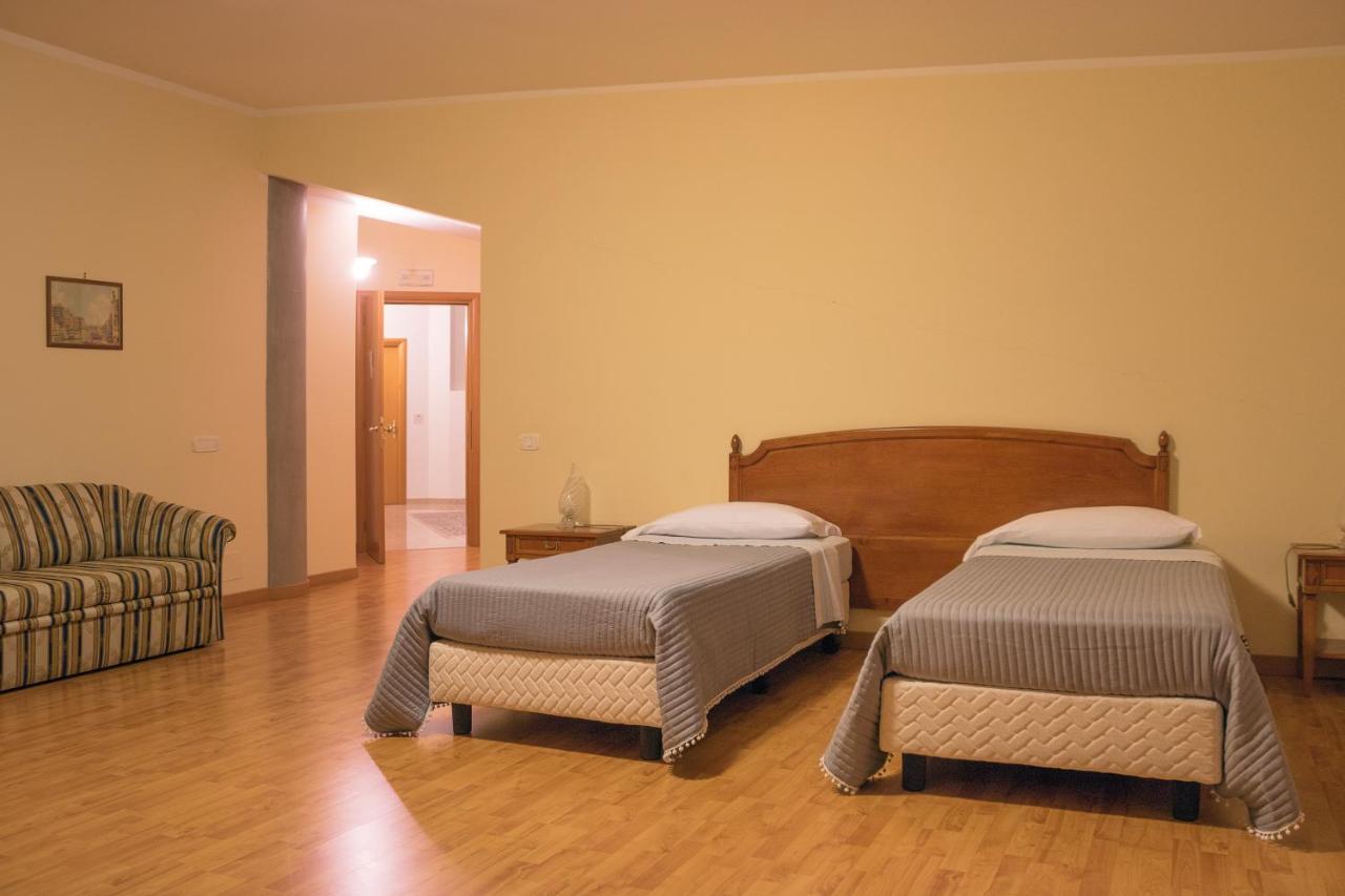 Ruggiero Park Hotel ヴァッロ・デッラ・ルカーニア エクステリア 写真